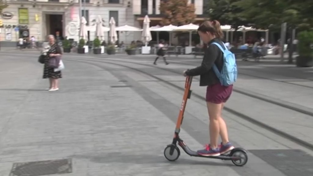 Los patinetes eléctricos, un quebradero de cabeza en las ciudades