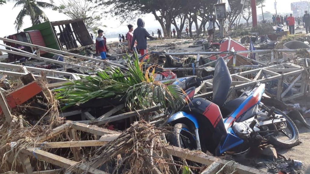 Impactantes imágenes del tsunami que ha arrasado la localidad de Palu en Indonesia