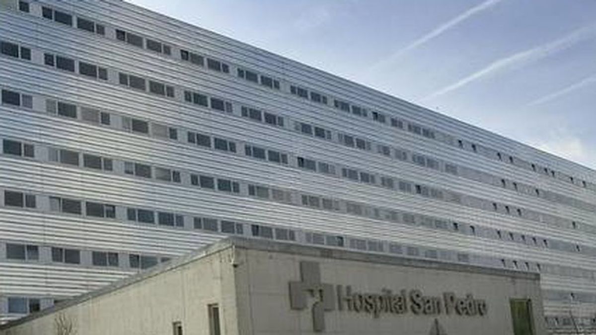 Un paciente le rompe la nariz a una auxiliar de Urgencias del Hospital San Pedro de Logroño Un paciente le rompe la nariz a una auxiliar de Urgencias del Hospital San Pedro de Logroño