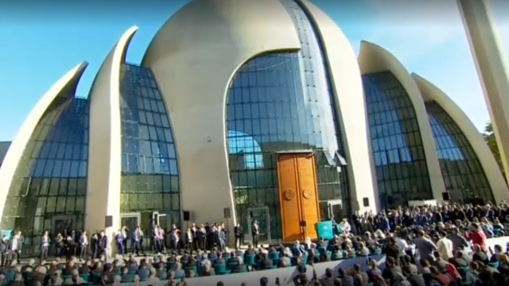 Erdogan inaugura la mezquita más grande de Alemania