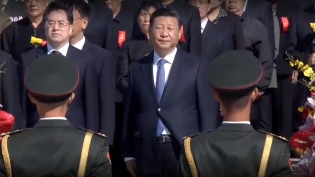 Xi Jiping y altos cargos del Estado celebran el Día del Mártir en China