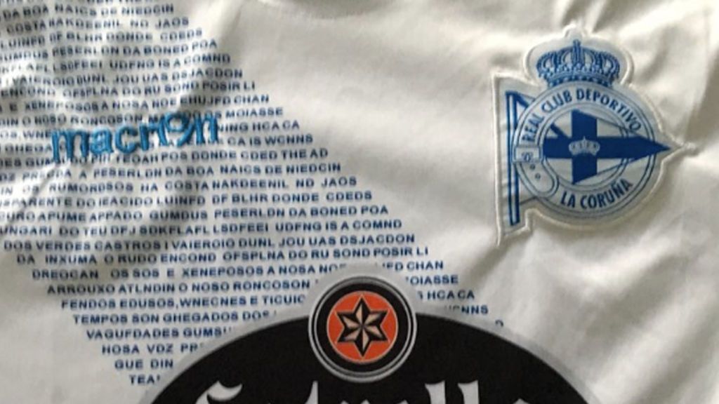 Pidió la camiseta de las 'letras gallegas' del Depor por Aliexpress y acabó lamentando su compra "no apta para filólogos"