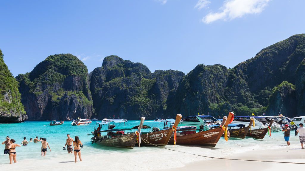 El paraíso de Maya Bay, la playa más famosa de Tailandia, echa el cierre indefinidamente