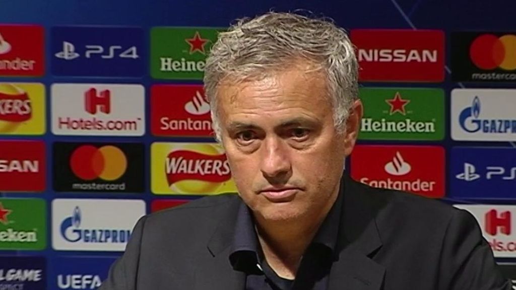 El verdadero motivo por el que el Manchester de Mou llegó tarde al partido contra el Valencia