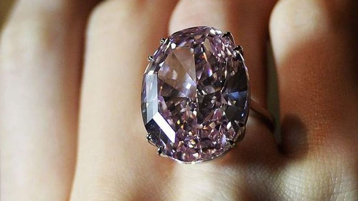 Un turista irlandés se traga un anillo de diamantes para robarlo en Turquía