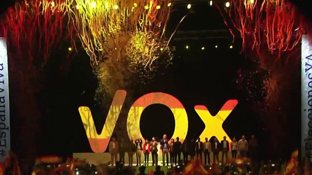 Vox triplica sus afiliados en un año y llena el palacio de Vistalegre