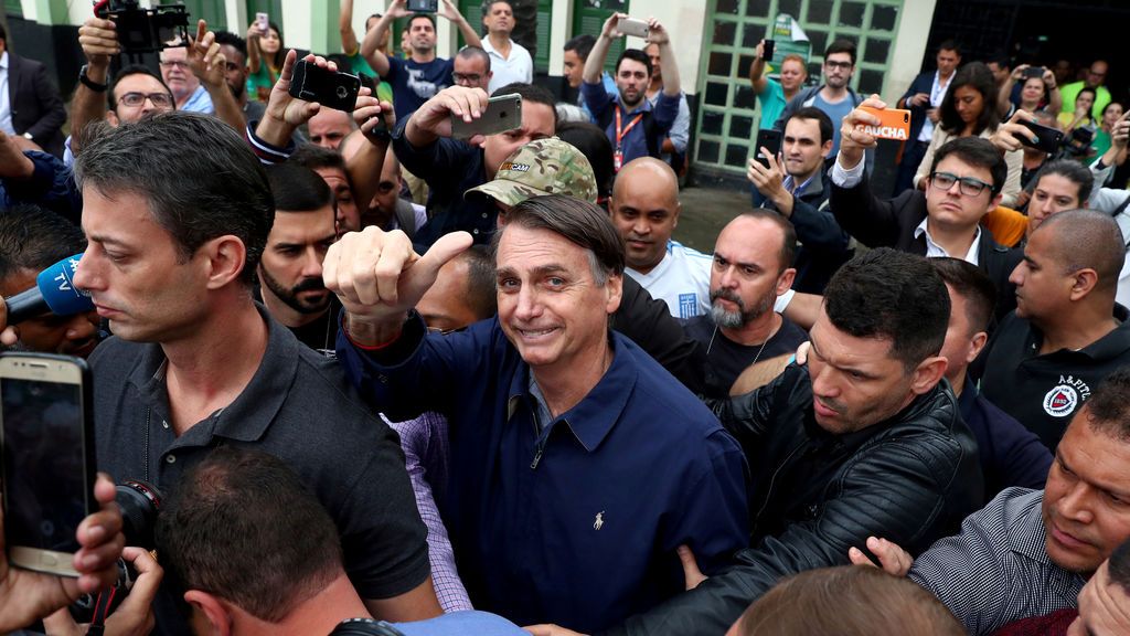 Bolsonaro acaricia la presidencia de Brasil