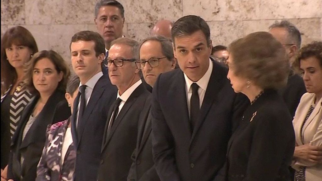 Torra y Sánchez no se dirigen la palabra durante el funeral de Caballé