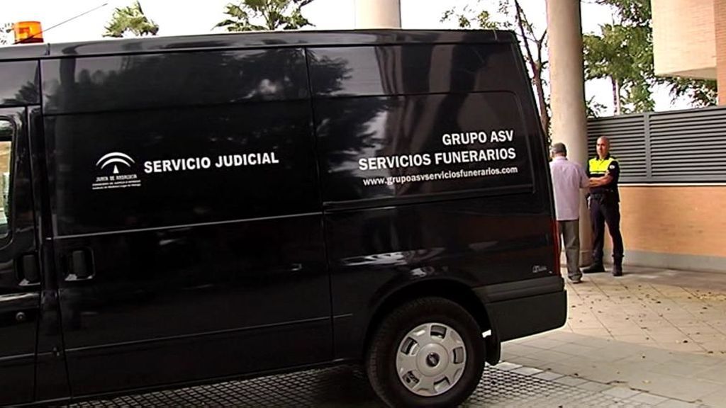 Estupor entre los vecinos de Málaga: “Me asomé a regar y vi mucha sangre”