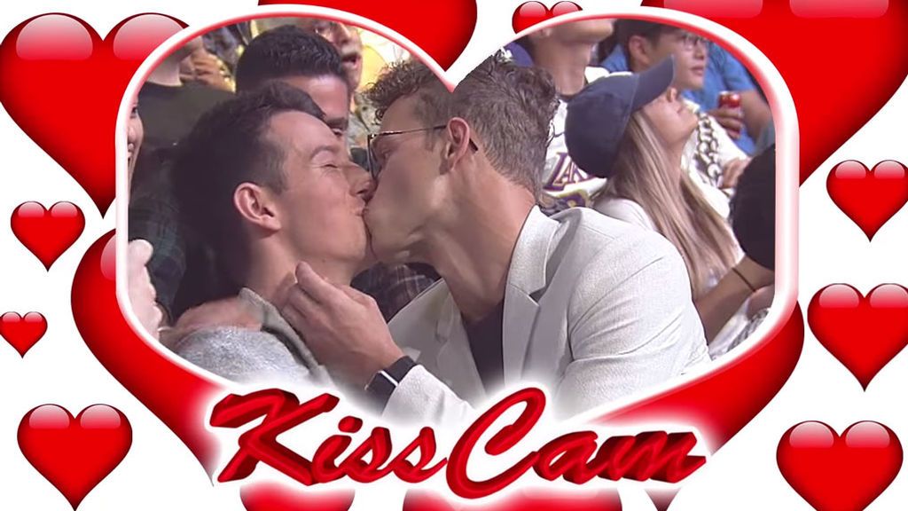 La 'kisscam' de los Lakers también muestra besos de parejas homosexuales en su partido por los derechos LGTBI+