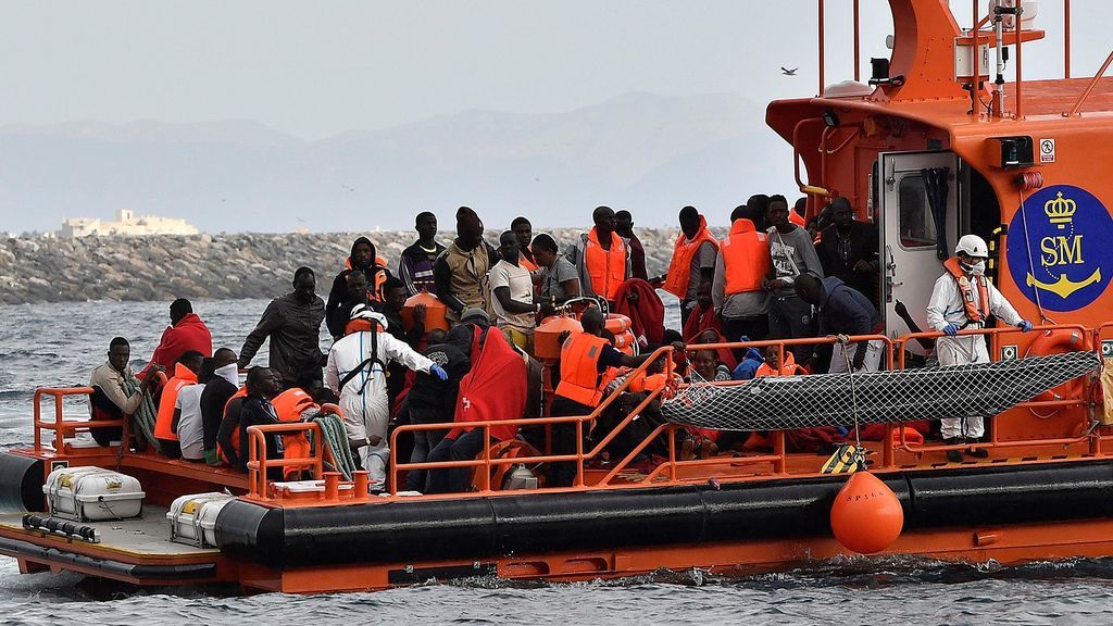 Rescatan a 196 personas en cuatro pateras en el Mar de Alborán