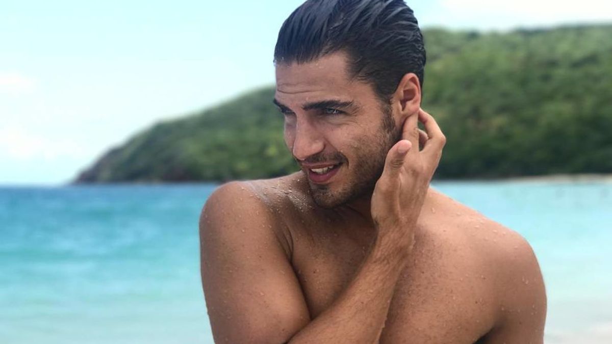 Maxi Iglesias, desnudo y disfrutón en la playa: "Que vivan las escapadas de octubre"