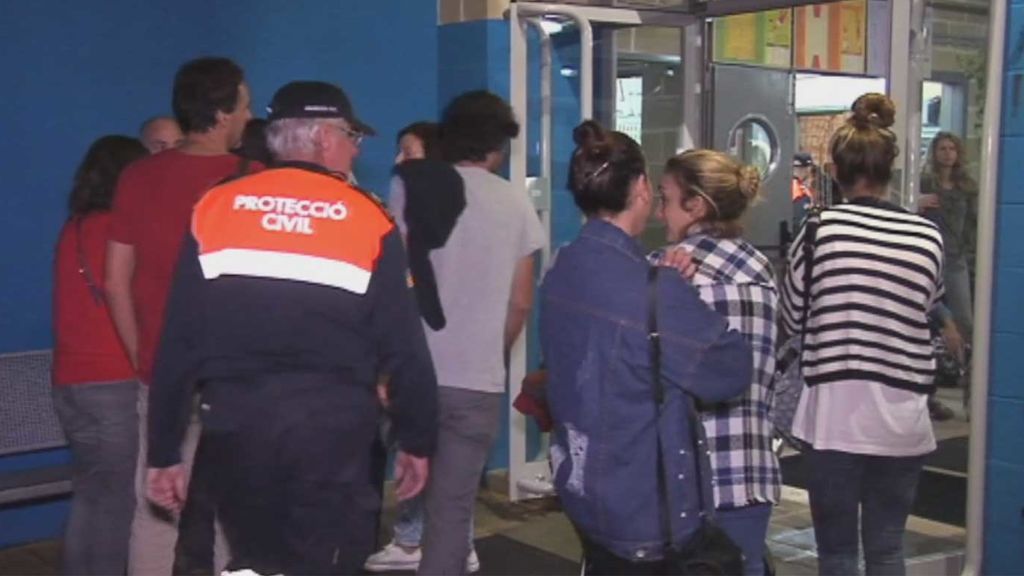 Cientos de mallorquines pasan la noche en polideportivos tras las inundaciones