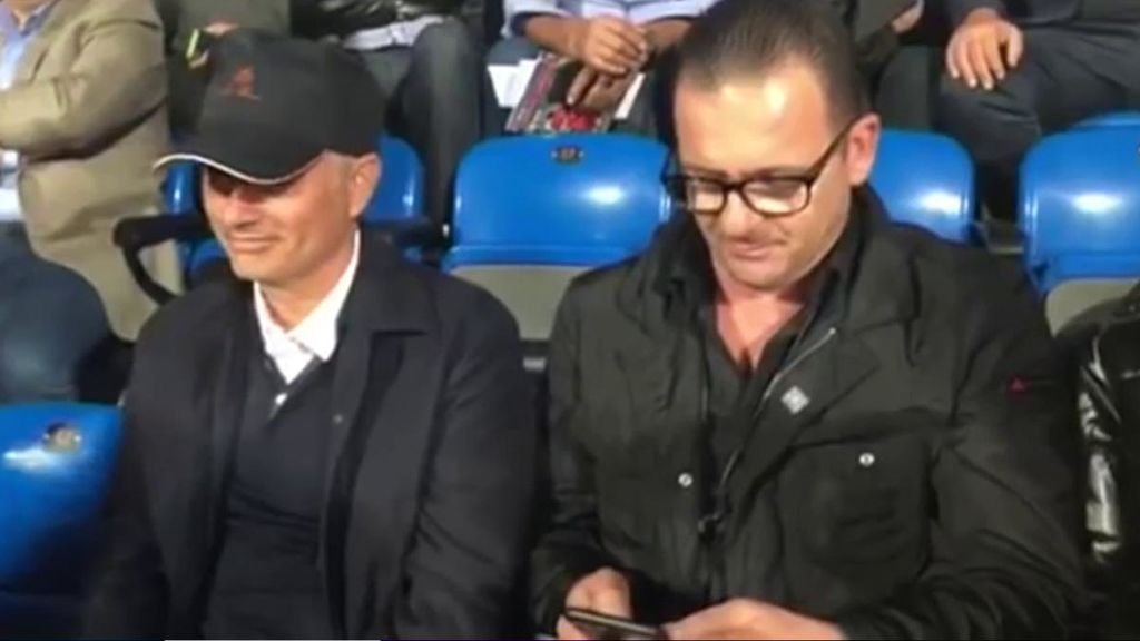 Mourinho y Mijatovic, juntos viendo un partido en la grada para seguir de cerca a un jugador