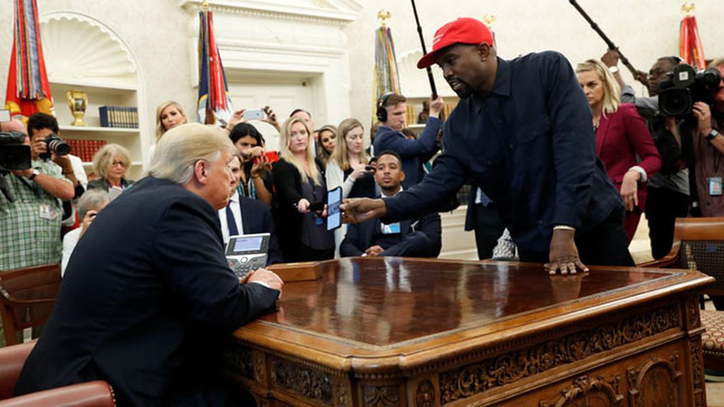 El rapero Kanye West monta el 'show' en el Despacho Oval