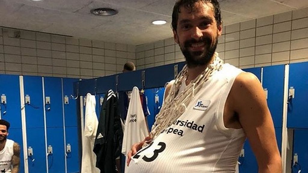 Sergio Llull y Almudena presentan a la recién nacida Olivia, su primera hija