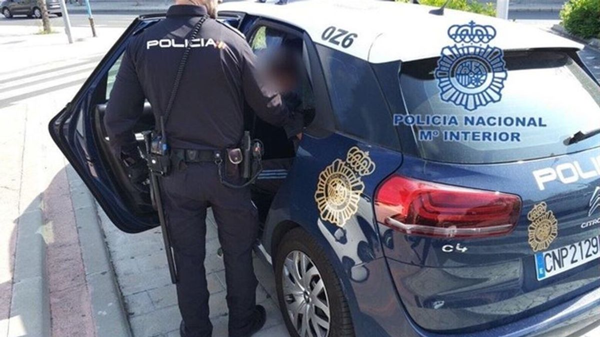 Detenido en Valencia por conducir ebrio con sus hijos a bordo, insultarles y zarandearles