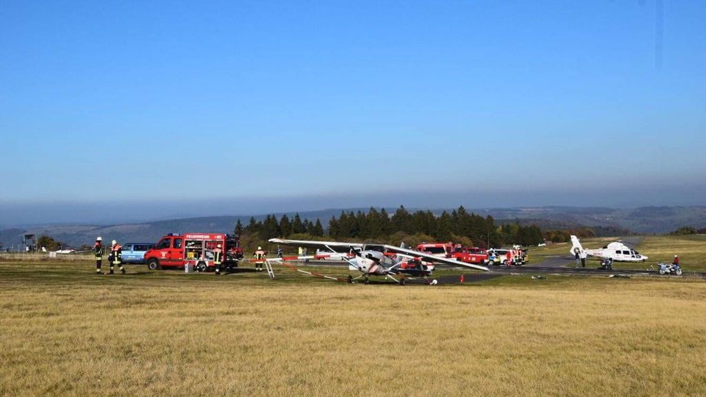 Un avión se estrella en Alemania dejando tres muertos y ocho heridos Un avión se estrella en Alemania dejando tres muertos y ocho heridos