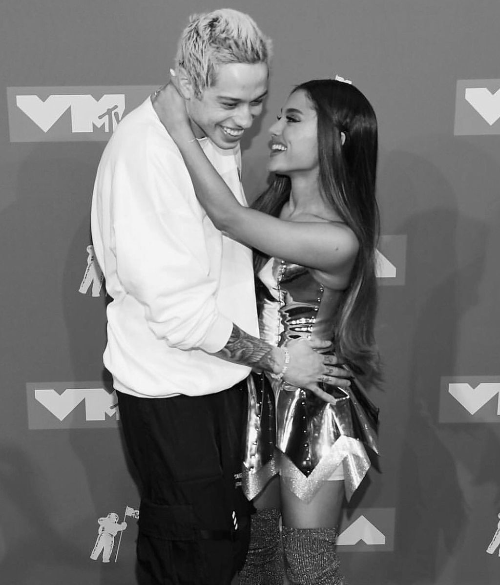 Ariana y Pete