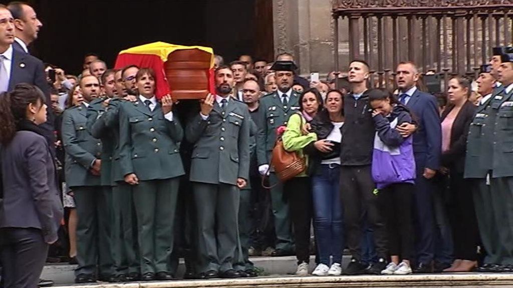 La tristeza se apodera de Granada en el funeral del guardia civil asesinado