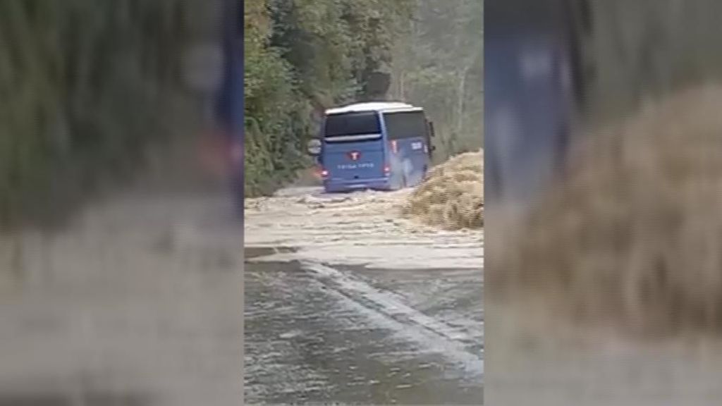 Así fue el recorrido de un autobús durante la riada de Girona