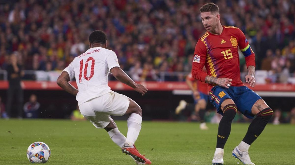 Indignación en Inglaterra por un pisotón de Sergio Ramos a Sterling: ¿Agresión o descuido? Indignación en Inglaterra por un pisotón de Sergio Ramos a Sterling: ¿Agresión o descuido?