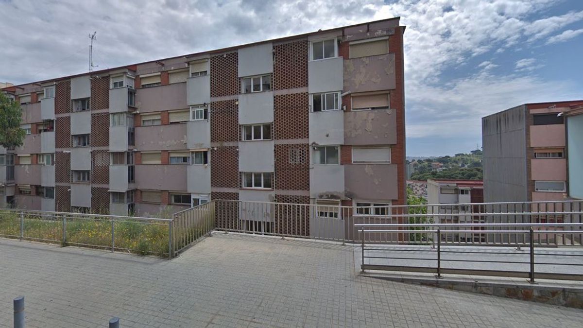 Un niño de 21 meses, en estado muy crítico tras caer de un quinto piso en Barcelona