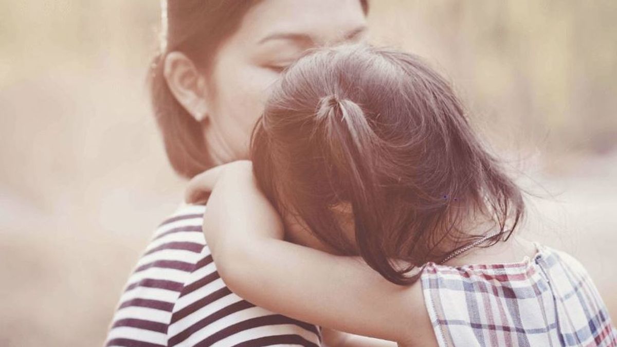 Madre sola en España:  El 43% sin trabajo y el 17% con un empleo en negro