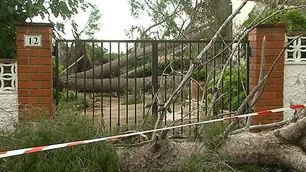 "Esto parecía el fin del mundo". Los vecinos de Tarragona, sin palabras, ante el paso de "Leslie"