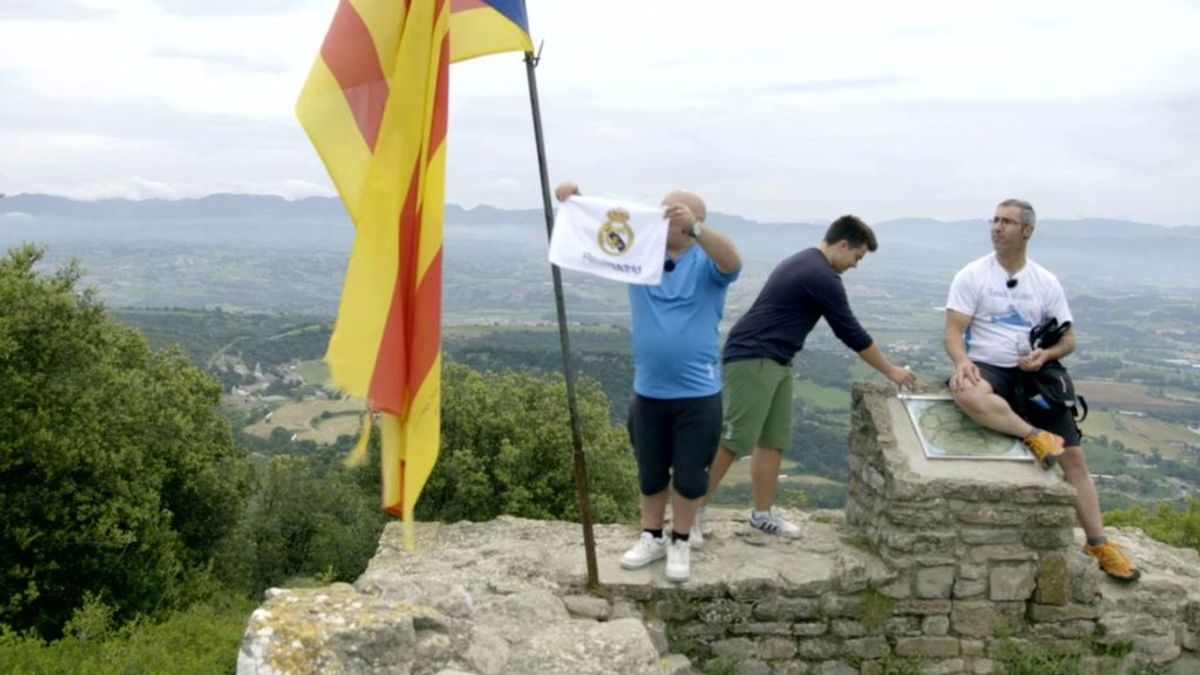 Una familia de madridistas y una de catalanes son los opuestos que intercambian sus vidas en el primer programa.