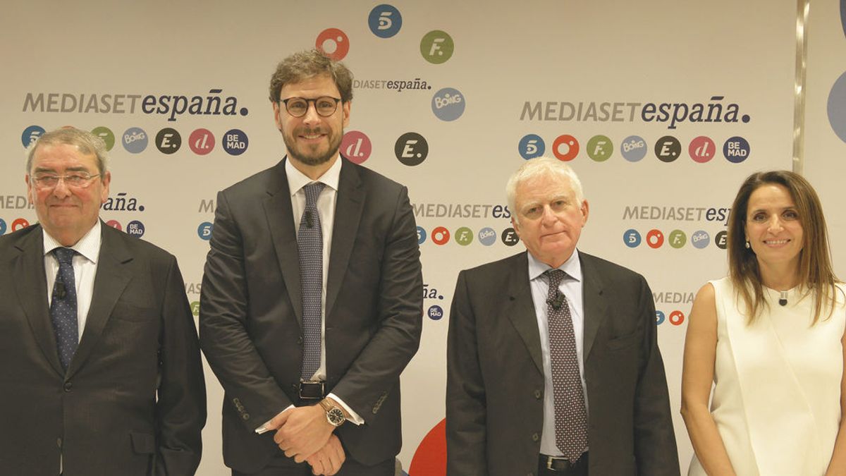 Alejandro Echevarría, Conrado Briceño, Paolo Vasile y Marta Muñiz durante la presentación de la novena edición del Máster en Creación y Gestión de Contenidos Audiovisuales.