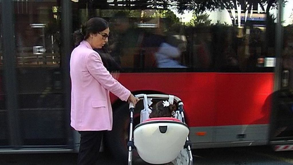 Los autobuses de Valencia extenderán su rampa para carritos de bebés gracias a la denuncia de una madre