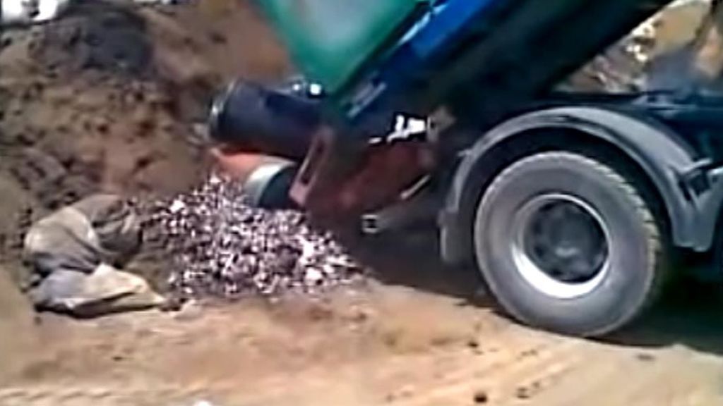 Un vídeo grabado por dos operarios muestra irregularidades en el reciclaje de pilas