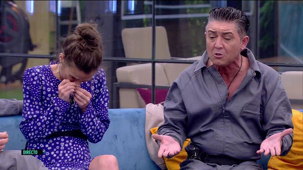 Verdeliss termina llorando, sobrepasada, por una disputa con Ángel Garó en directo