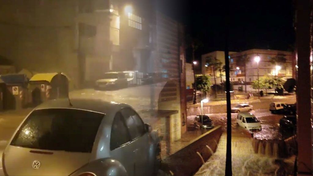La peor gota fría en diez años inunda Castellón, en impresionantes imágenes de redes