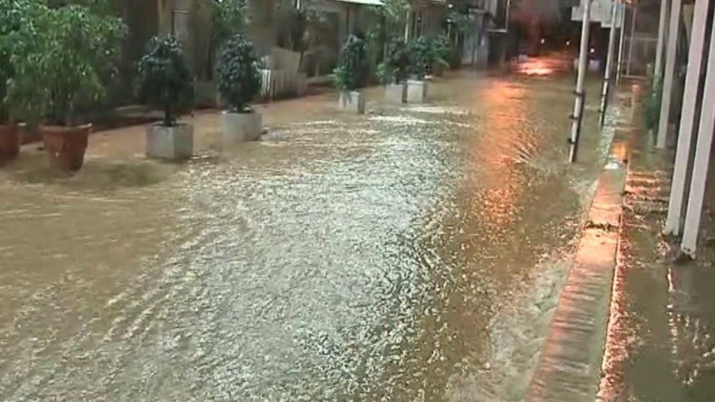 La gota fría no da tregua al Levante: caen casi 200 litros en solo dos horas en Castellón