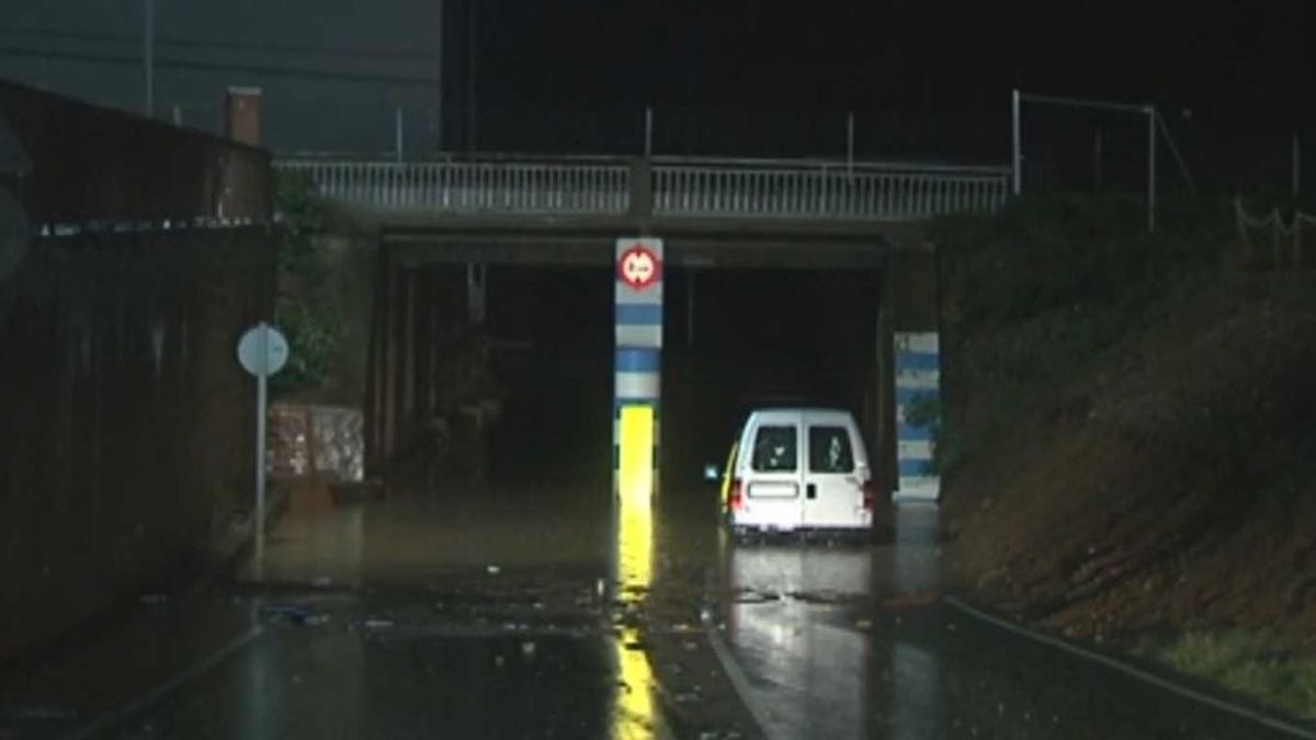 Las fuertes lluvias provocan el desbordamiento de un torrente en Mallorca