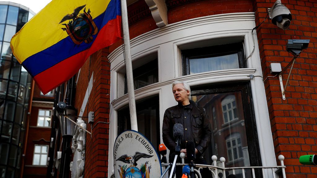 Assange demanda a Ecuador por violar sus "derechos y libertades fundamentales" Assange demanda a Ecuador por violar sus "derechos y libertades fundamentales"