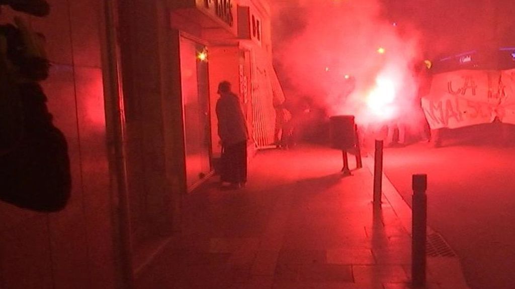 Graves disturbios en el desalojo de un piso okupa en Barcelona