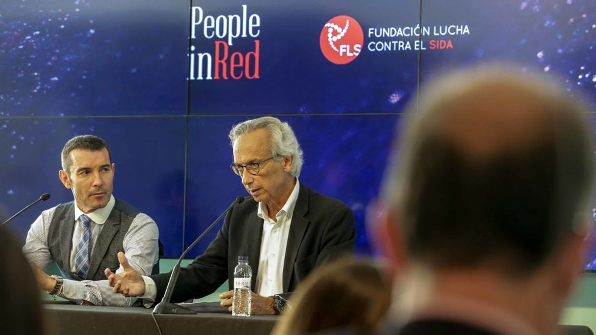 Jesús Vázquez se pone "de rojo" para recaudar fondos por la lucha contra el sida