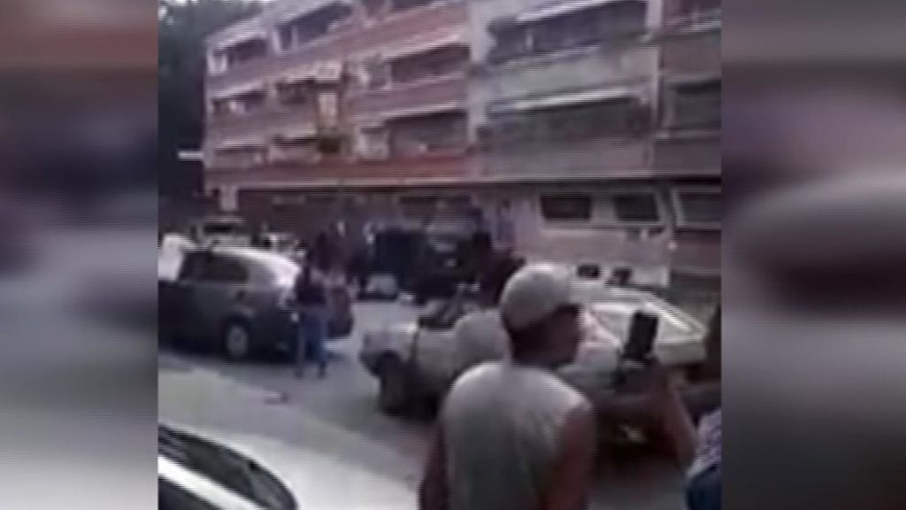 Intentan secuestrar a punta de pistola a una pareja a plena luz del día en Caracas