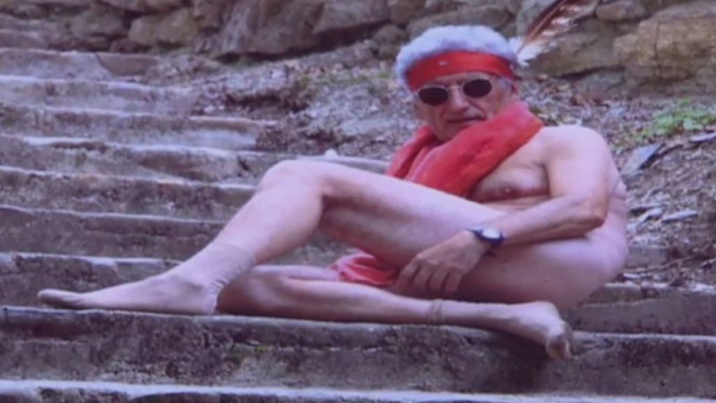 Los vecinos de Yanguas posan desnudos para un calendario y agotan la tirada de ejemplares