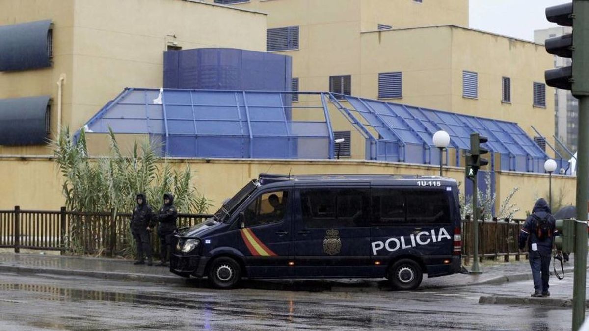 Heridos once policías y un interno en un intento de fuga en el CIE de Aluche