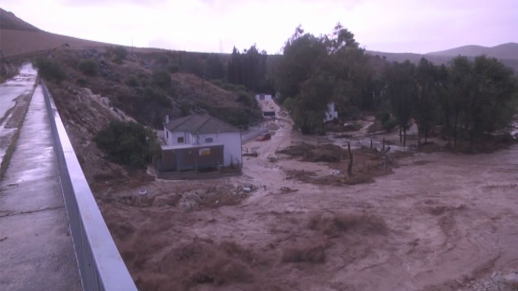 La "desesperante" situación de los vecinos afectados por las inundaciones en Málaga