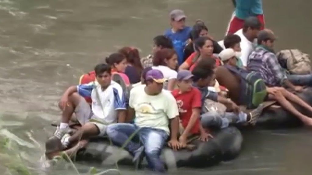 Los migrantes buscan pasos alternativos entre Guatemala y México para pasar la frontera