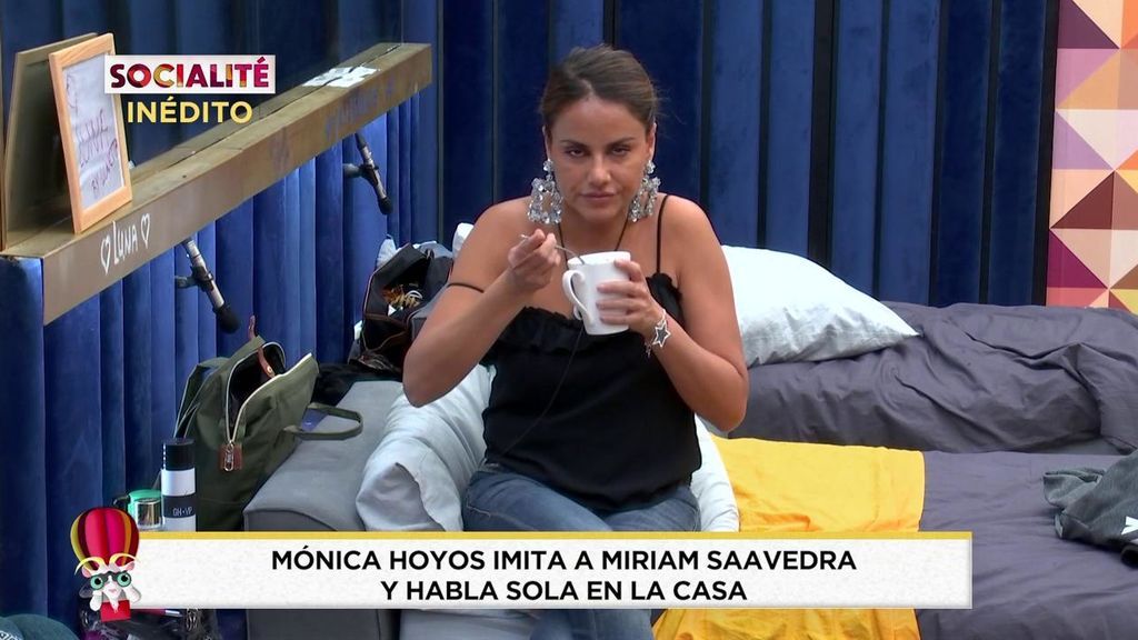 Mónica  Hoyos imita a Miriam Saavedra y habla sola en la casa