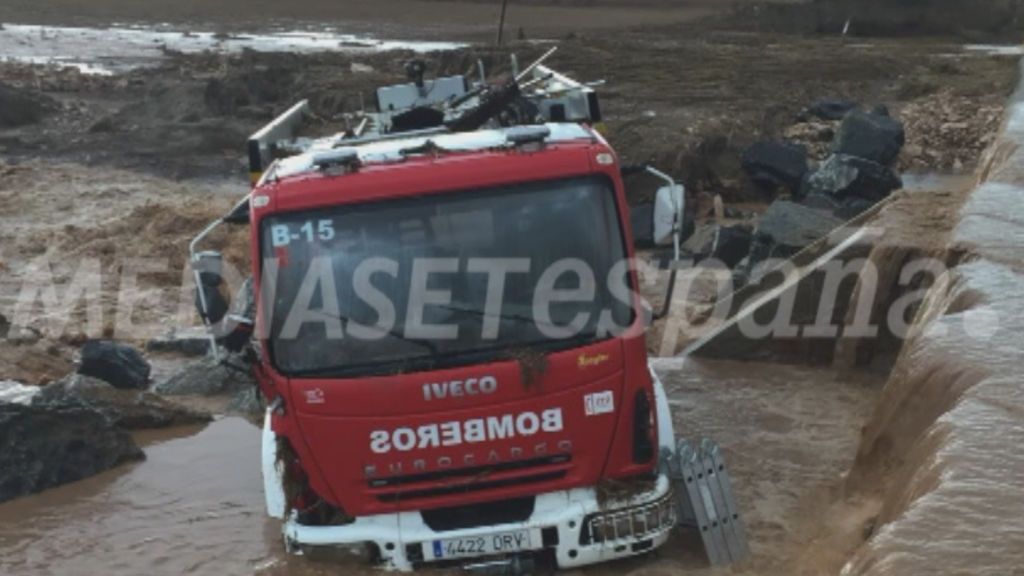 Imágenes en exclusiva del camión de bomberos que volcó en el que iba el bombero fallecido