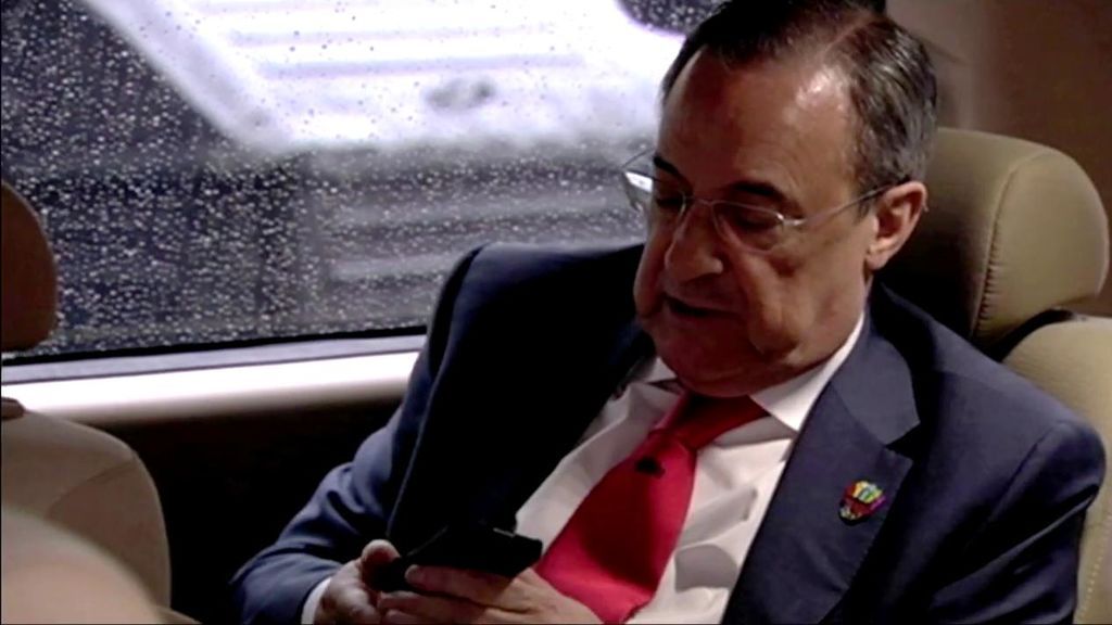 Una parte de la afición del Madrid señala a Florentino Pérez como responsable máximo de la crisis