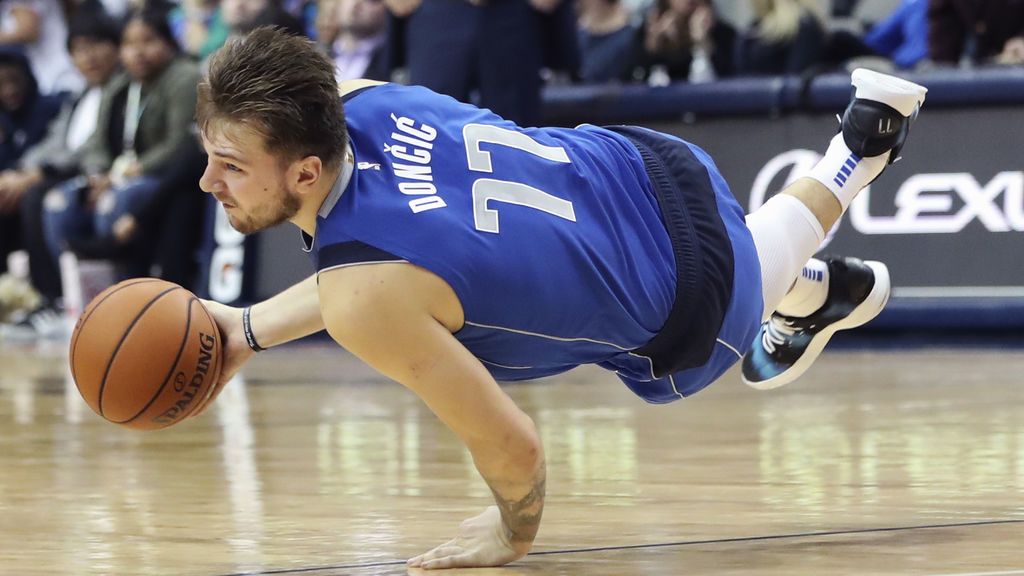 Doncic iguala el debut de Lebron hace 15 años