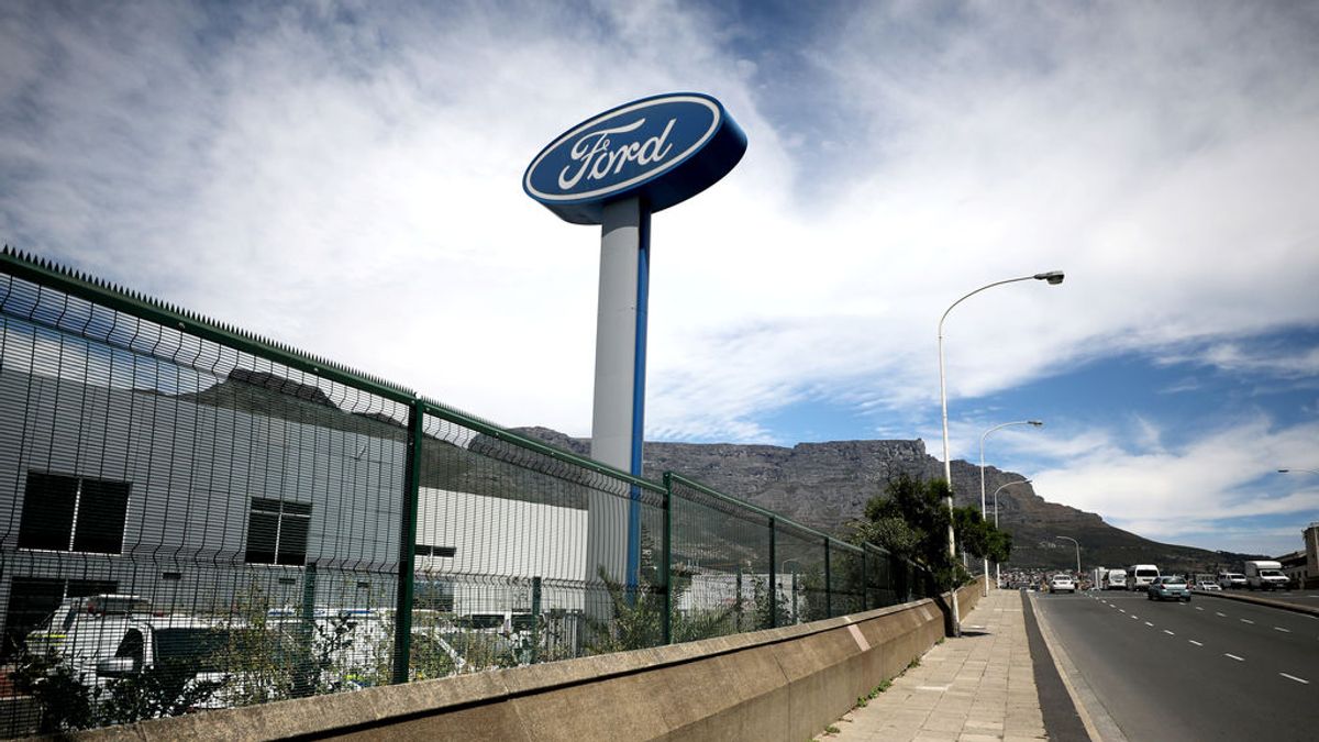 Ford Almussafes plantea un ERTE de 13 días y parar la producción de vehículos